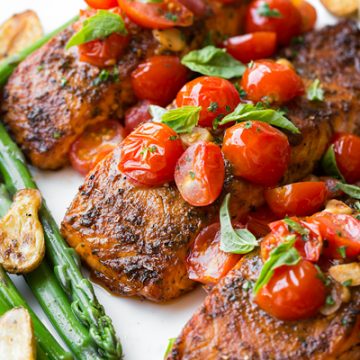 Broiled Salmon | thecozyapron.com