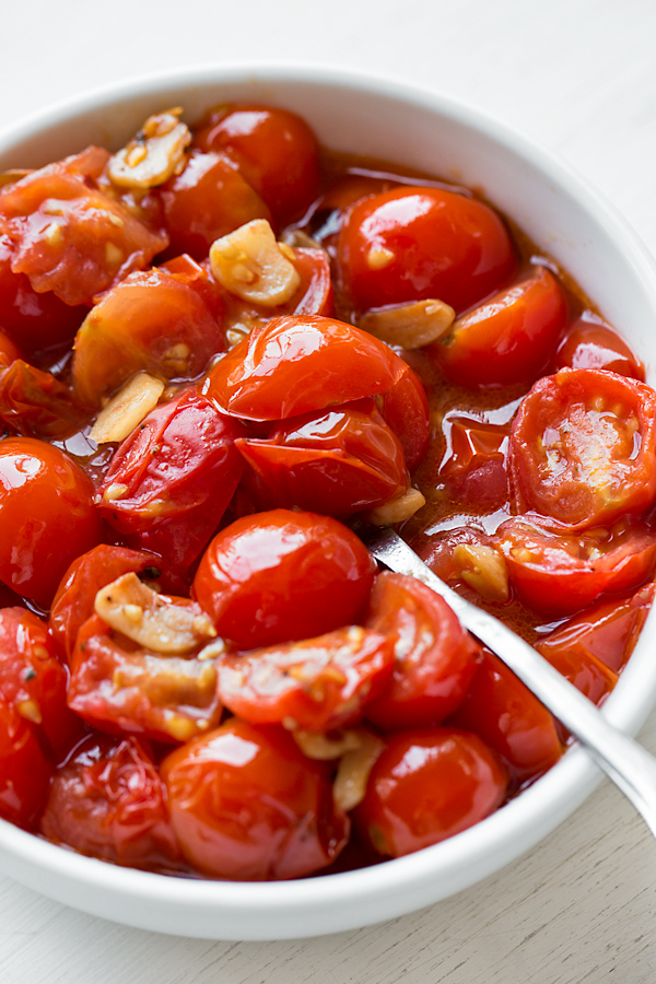Blistered Garlic Tomatoes | thecozyapron.com