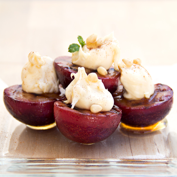 Grilled Plums with Mascarpone and Vanilla Honey | thecozyapron.com