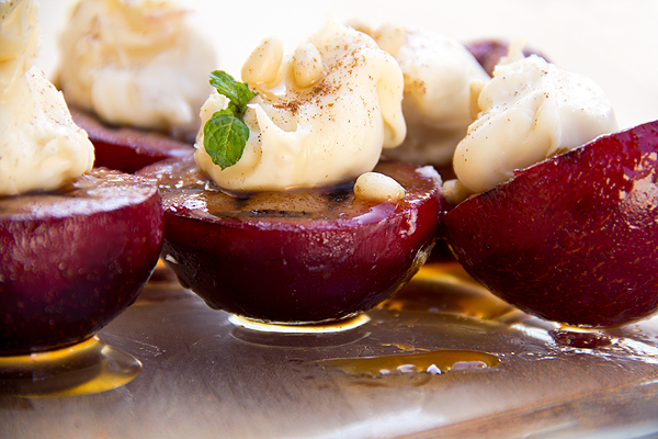 Grilled Cinnamon Plums with Sweetened Mascarpone | thecozyapron.com