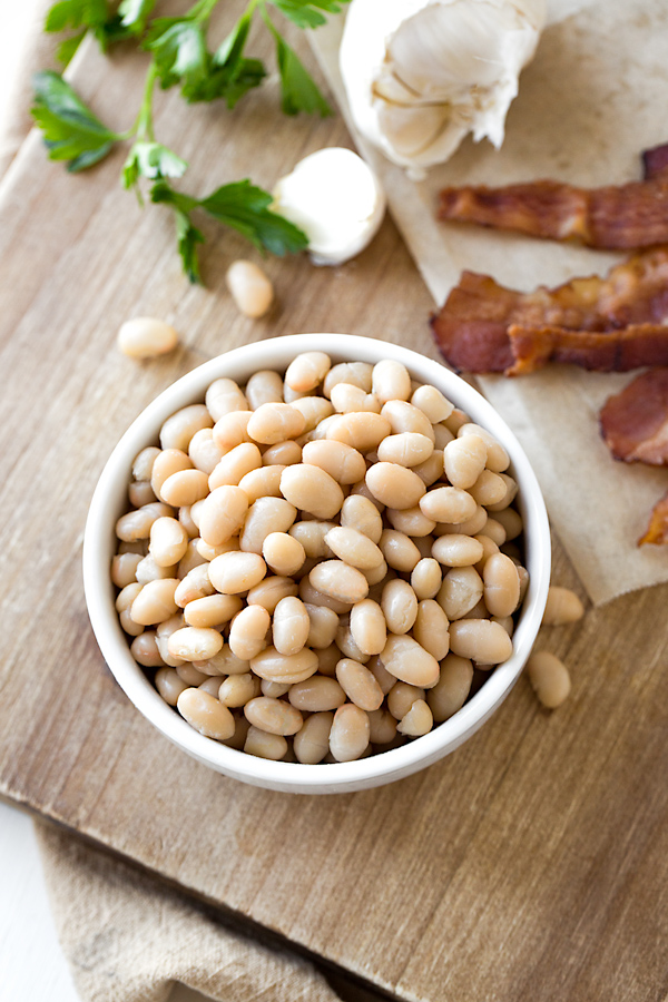 White Bean Dip Ingredients | thecozyapron.com