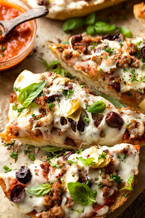 French Bread Pizza | thecozyapron.com