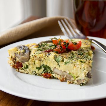 Vegetable Frittata | thecozyapron.com