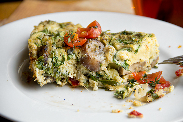 Vegetable Frittata | thecozyapron.com