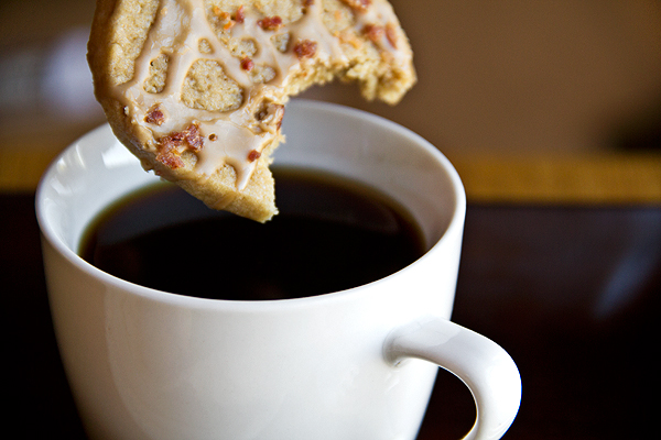 Pancakes 'n' Bacon Cookies | thecozyapron.com