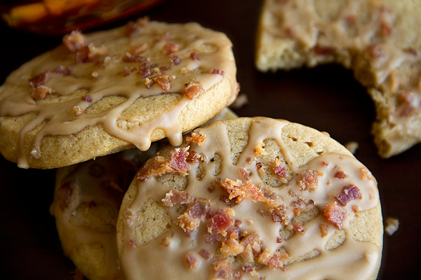 Pancakes 'n' Bacon Cookies | thecozyapron.com
