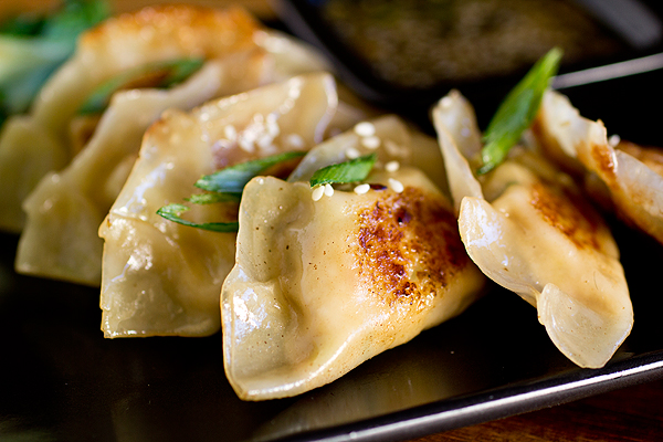 Chicken Potstickers | thecozyapron.com