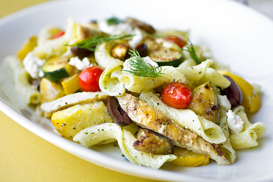 Mediterranean Pasta | thecozyapron.com