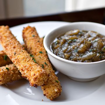 Mozzarella Sticks | thecozyapron.com