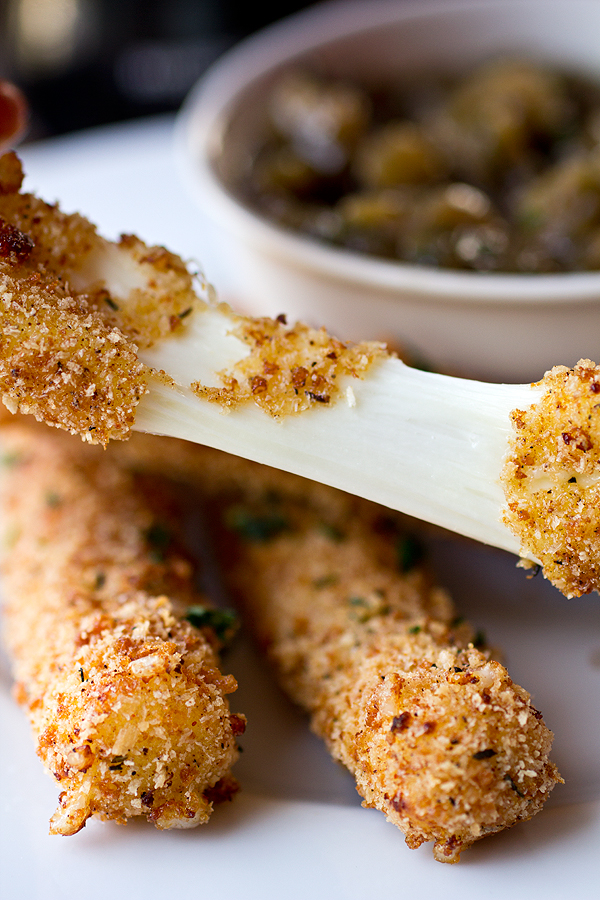 Mozzarella Sticks | thecozyapron.com