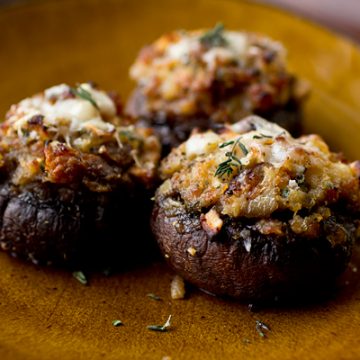 Stuffed Mushrooms | thecozyapron.com