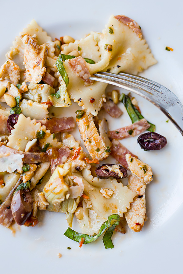 Zesty Italian Pasta Salad | thecozyapron.com