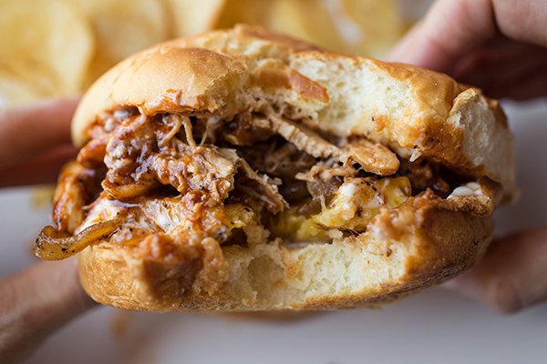 Pulled Chicken Sandwich | thecozyapron.com