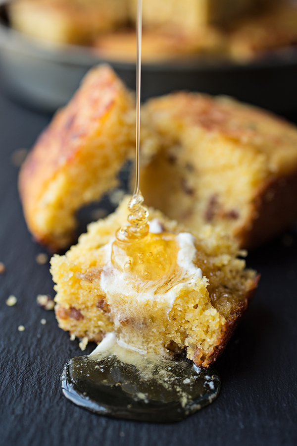Cornbread | thecozyapron.com