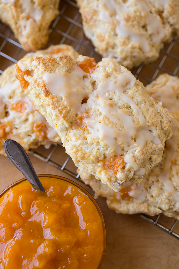 Apricot Scones | thecozyapron.com
