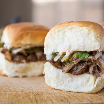 Pulled Pork Sliders | thecozyapron.com