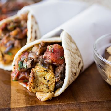Moroccan Chicken Wrap | thecozyapron.com