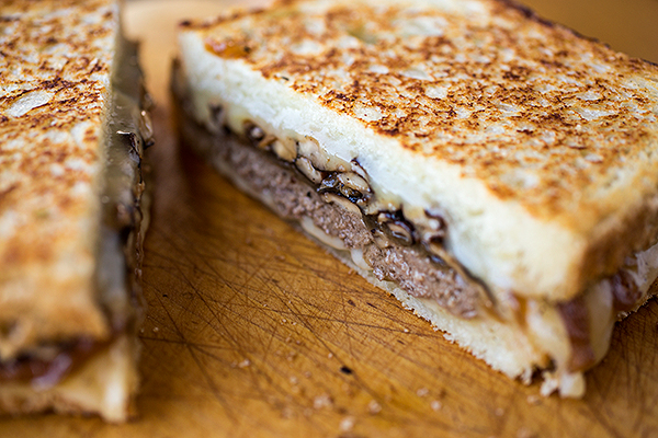 Patty Melt | thecozyapron.com