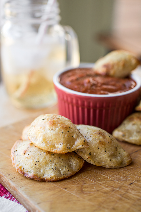 Mini Calzones with Pepperoni | thecozyapron.com