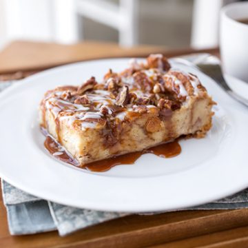 Cinnamon Roll Casserole | thecozyapron.com