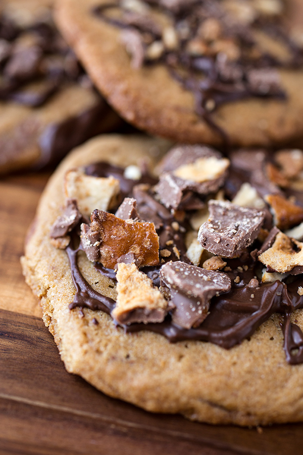 Chubby Hubby Cookies | thecozyapron.com