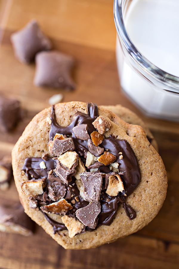 Chubby Hubby Cookies | thecozyapron.com