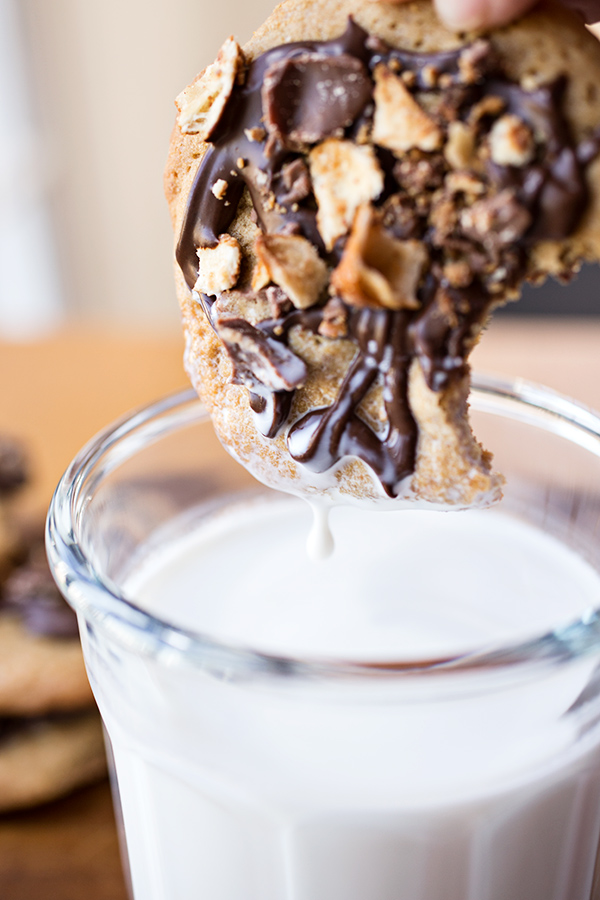 Chubby Hubby Cookies | thecozyapron.com