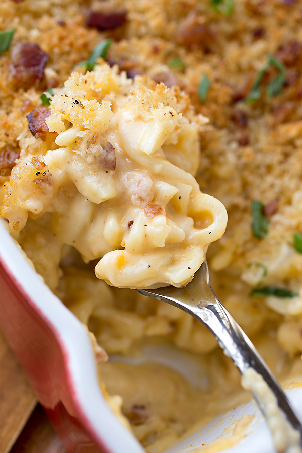 Cauliflower Mac and Cheese | thecozyapron.com