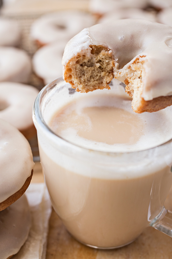 Vanilla Chai Latte Donuts | thecozyapron.com