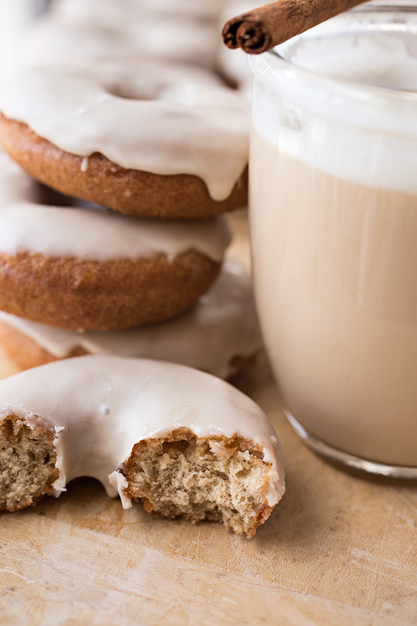 Vanilla Chai Latte Donuts | thecozyapron.com