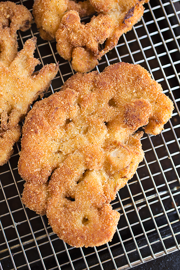 Crispy-Fried Cauliflower Steaks for Cauliflower Burger | thecozyapron.com