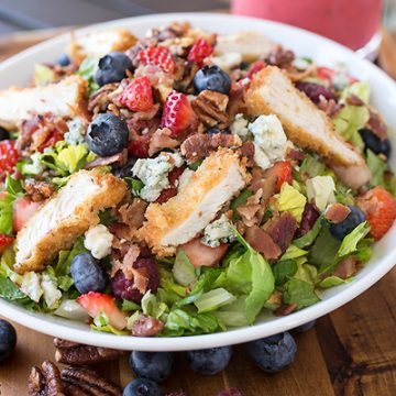Crispy Chicken Salad with Raspberry Vinaigrette | thecozyapron.com