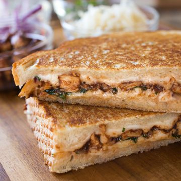 BBQ Chicken Grilled Cheese | thecozyapron.com