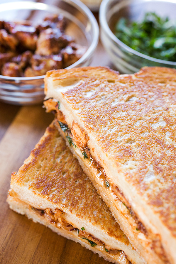 BBQ Chicken Grilled Cheese | thecozyapron.com
