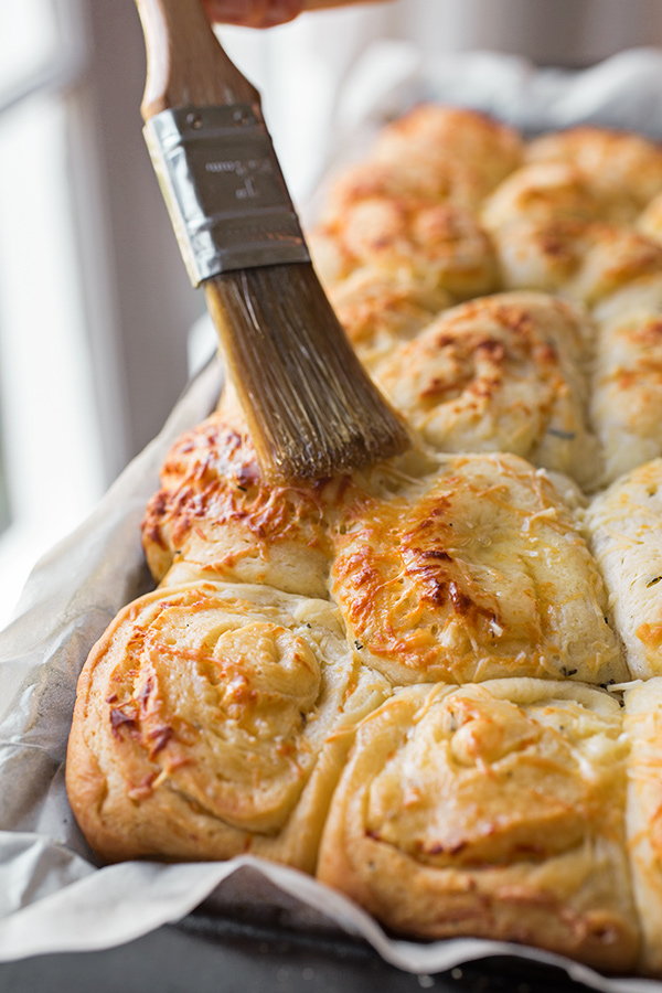 Dinner Rolls | thecozyapron.com