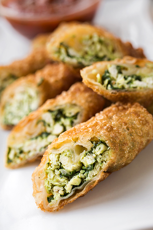 Chicken Egg Rolls with Spinach | thecozyapron.com