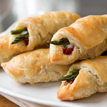 prosciutto wrapped asparagus | thecozyapron.com
