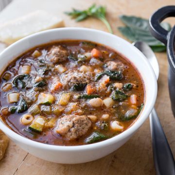 Minestrone Soup with Meatballs | thecozyapron.com
