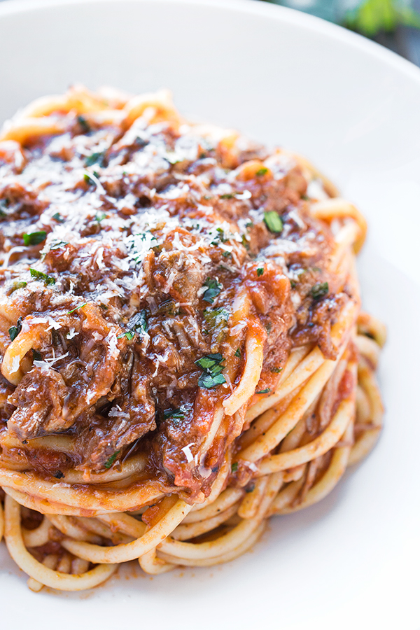 Short Rib Ragu with Porcini Mushrooms | thecozyapron.com