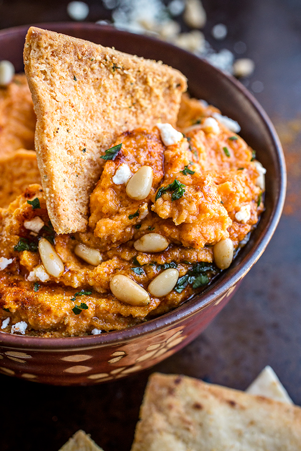 Roasted Red Pepper Hummus with Pita | thecozyapron.com