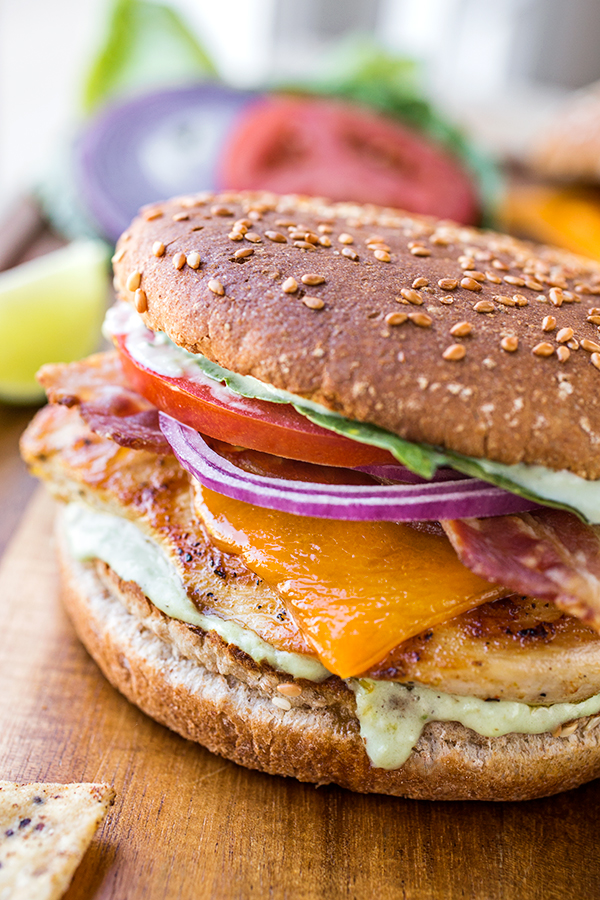 Southwest Chicken Sandwich | thecozyapron.com