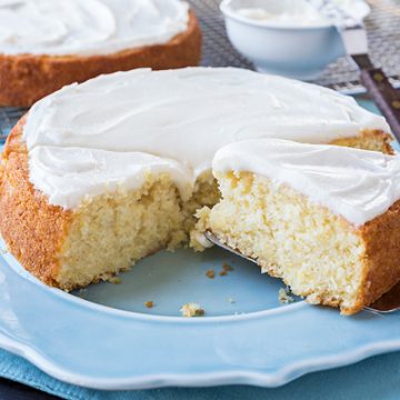 Cornbread Cake | thecozyapron.com