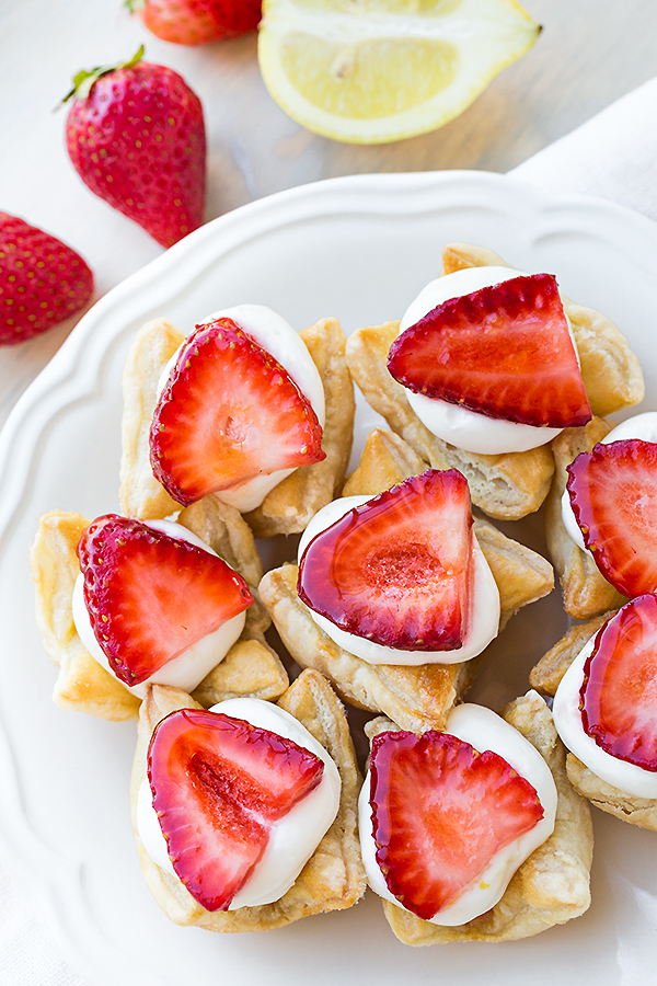 Strawberry Tartlets with Lemon Cream | thecozyapron.com