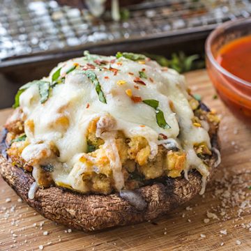 Stuffed Portobello Mushrooms | thecozyapron.com