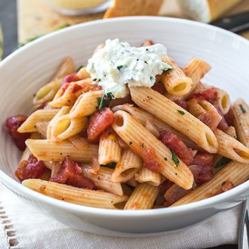Penne Pomodoro | thecozyapron.com