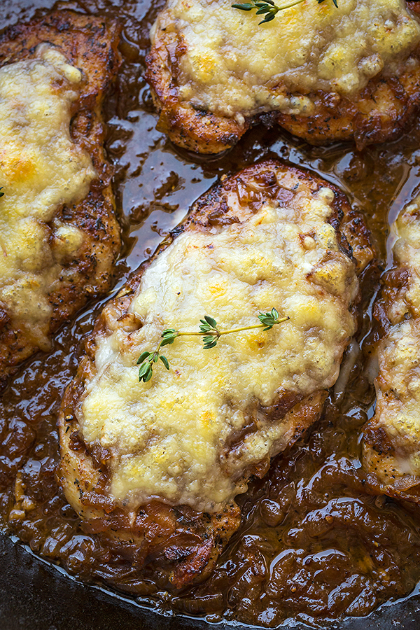 French Onion Chicken in a Skillet | thecozyapron.com