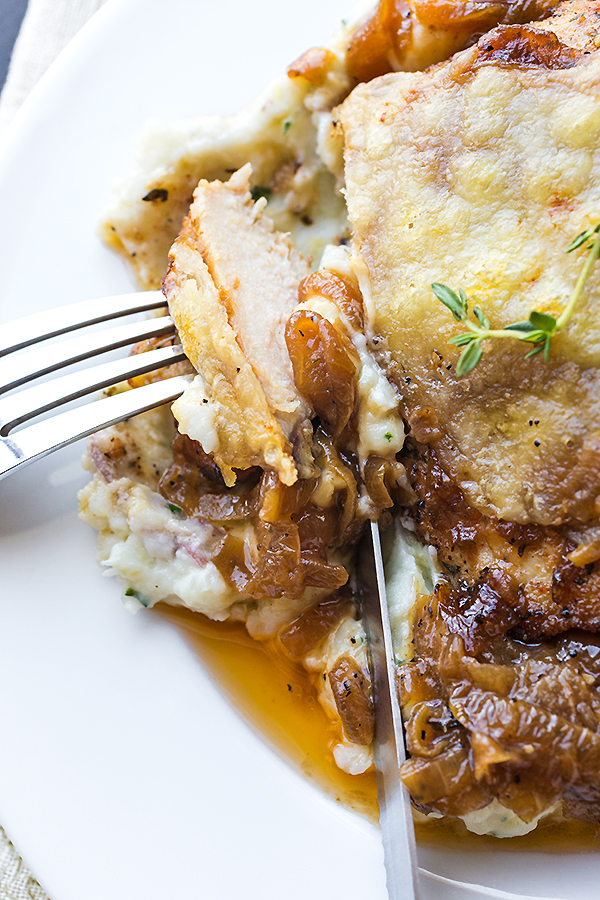 French Onion Chicken with Mashed Potatoes | thecozyapron.com