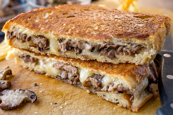 Steak and Mushroom Grilled Cheese | thecozyapron.com