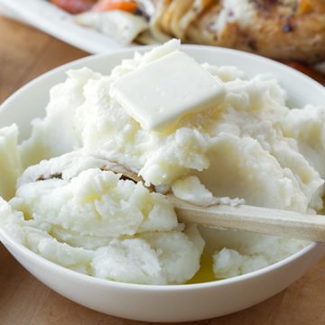 The Best Basic Mashed Potatoes | thecozyapron.com