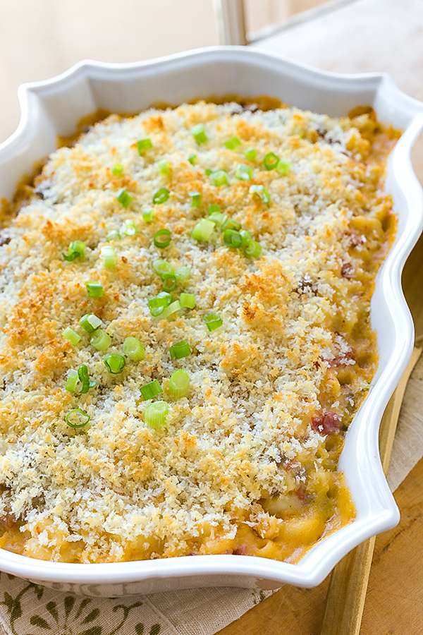 Cheeseburger Macaroni in a Casserole Dish | thecozyapron.com